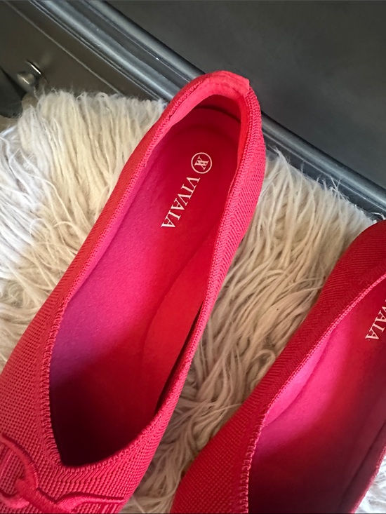 VIVAIA Wide Feet Friendly Square-Toe Knit Mary Janes, Arch  VIVAIA Red Pointed Knit Ballet Flats